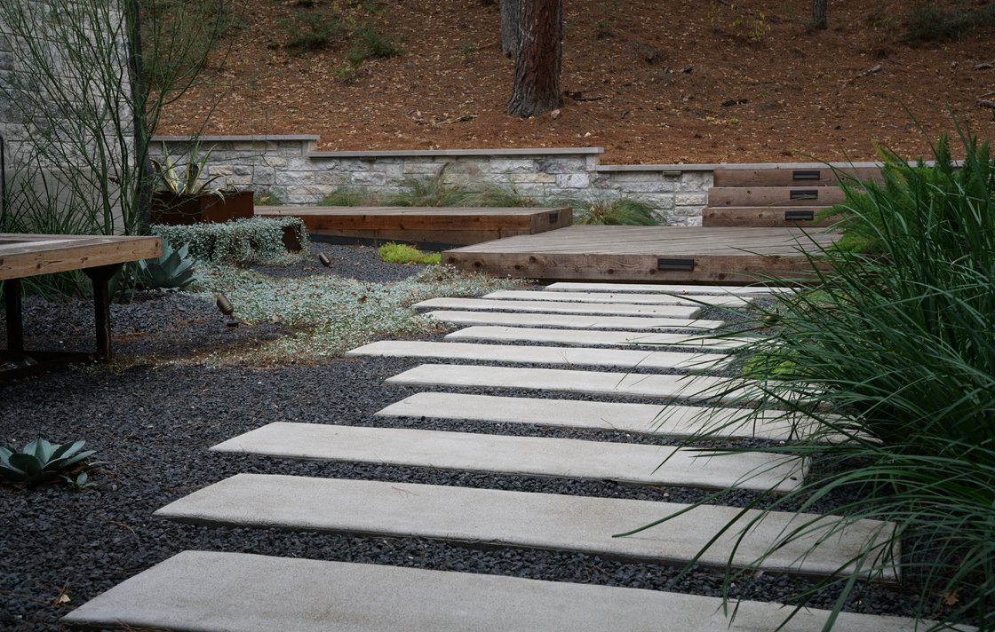 Bastrop Lost-Pines Courtyard Design